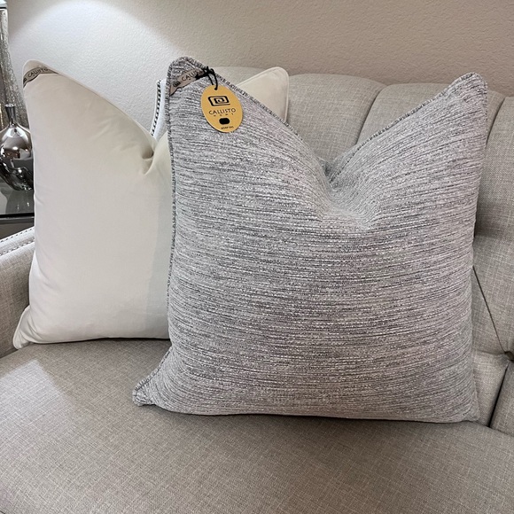1-NWT CALLISTO HOME DECORATIVE PILLOW ( Please read description for details) - Picture 14 of 16